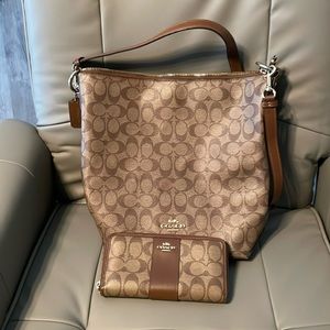 Coach purse and matching wallet